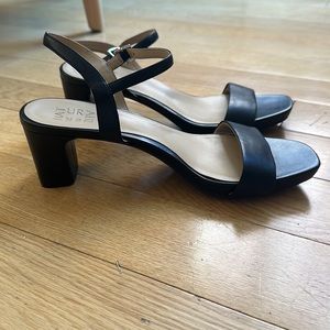 Naturalizer Ivy Black Leather Sandal